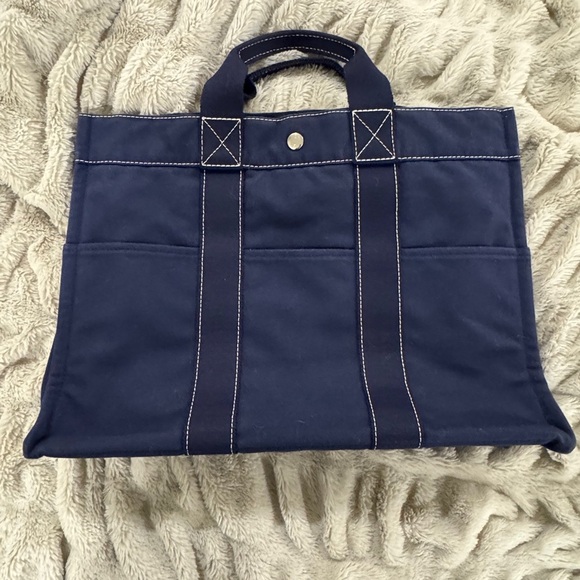 Hermès Deauville MM Tote – Navy Canvas with White Stitching – Never Used - Picture 4 of 9